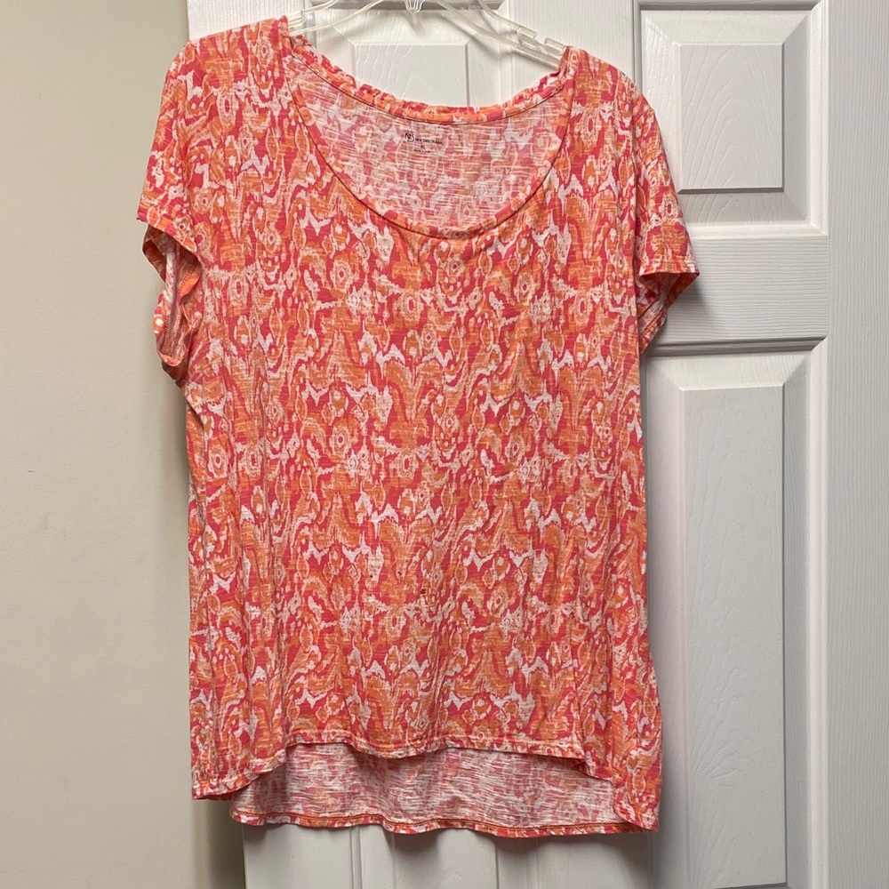 New Directions Coral and White Short Sleeve Top